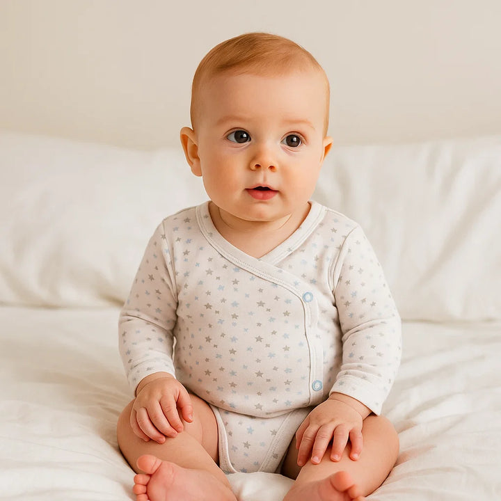 Rainy Бебешко боди Сини звездички със странично закопчаване 48-74см.