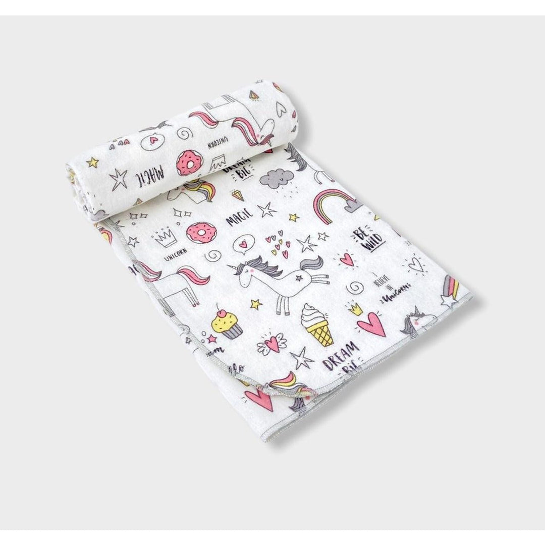 Rainy Бебешка пелена бархетна 120х120 см. Магически еднорог