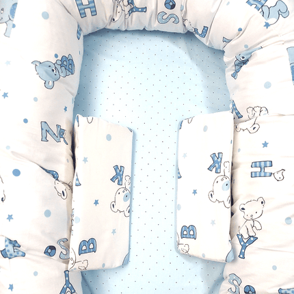 Rainy Бебешко гнездо с ограничители Мече с букви син