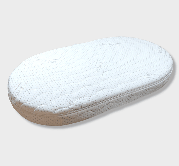 Rainy Матрак за бебешка кошара Angelo Transformer (овал) 70х118х12 Сребърни нишки