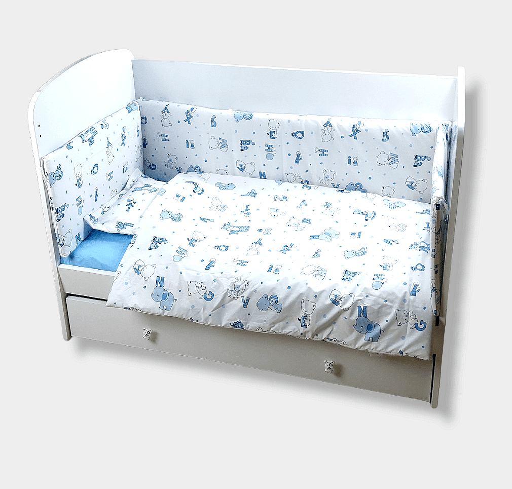 Rainy Обиколник за бебешка кошара 60х120 см. Мече с букви син