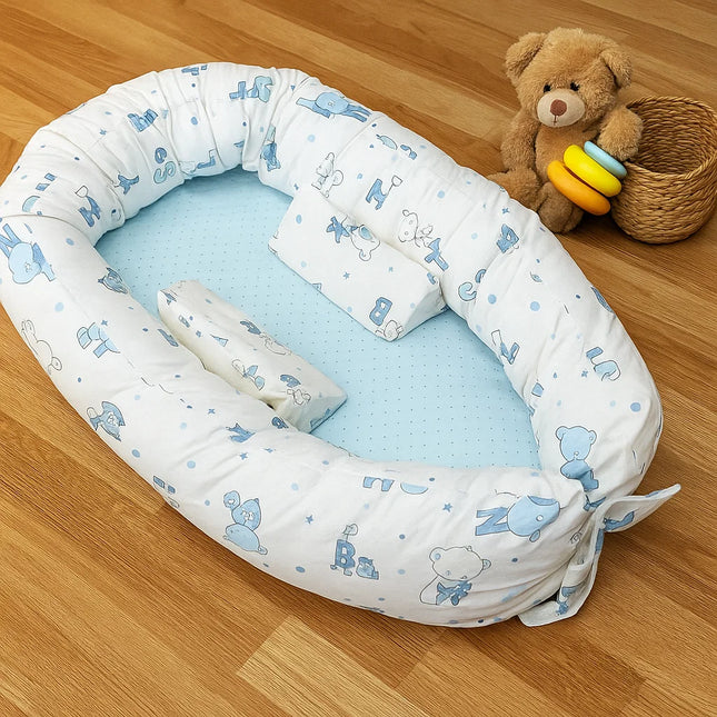 Rainy Бебешко гнездо с ограничители Мече с букви син